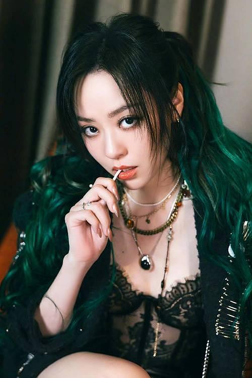 钱再多有什么用?41岁张靓颖的现状,给所有中年女性提了个醒(组图) - 4