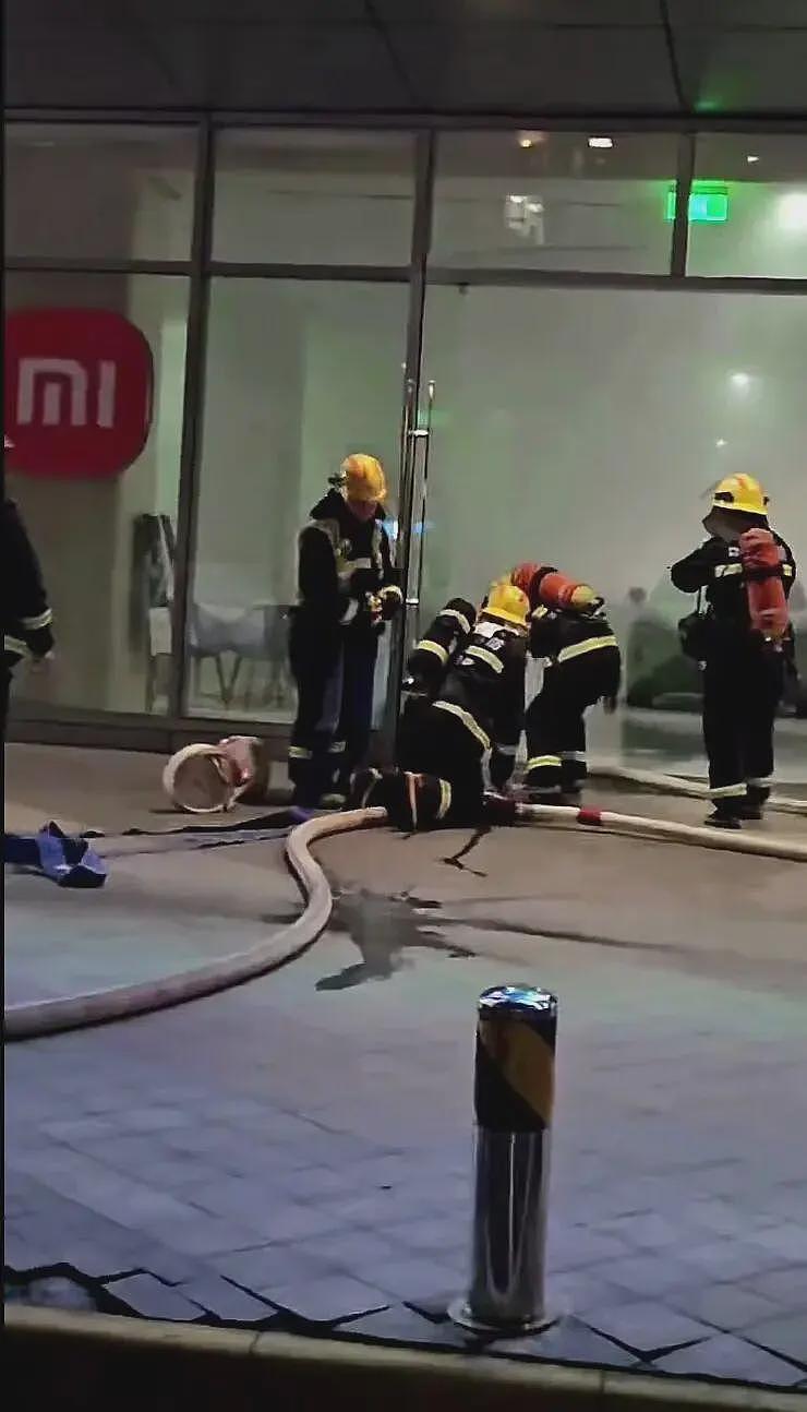 网传小米汽车工厂起火,官方急澄清,网友却为何不买账?(组图) - 2