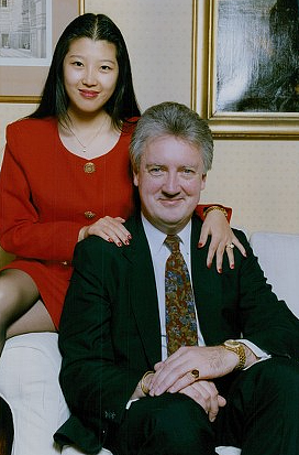 华人叛逆女孩成为英国贵族新门面！家族是英国金融缔造者，她却烟酒纹身样样来，还想回中国寻根（组图） - 18