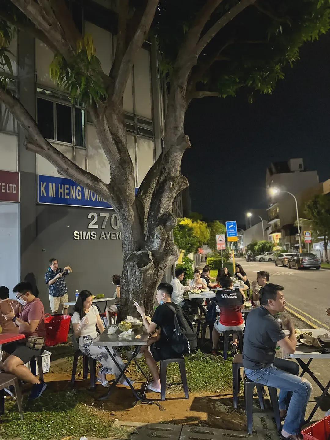 新加坡，东南亚人自己的佛罗里达州！地铁晾衣服、内裤占座、大街上裸奔...（组图） - 33