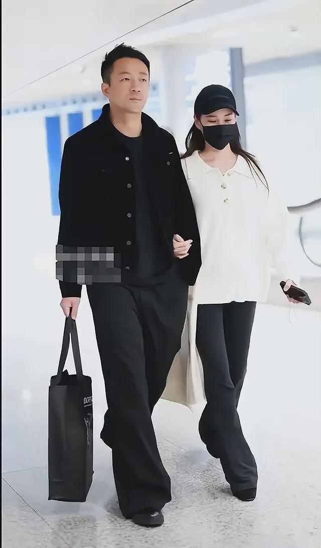 汪小菲马筱梅陪完大S儿女回京，女方挺孕肚步履蹒跚，回看二人恋爱时间线（组图） - 18