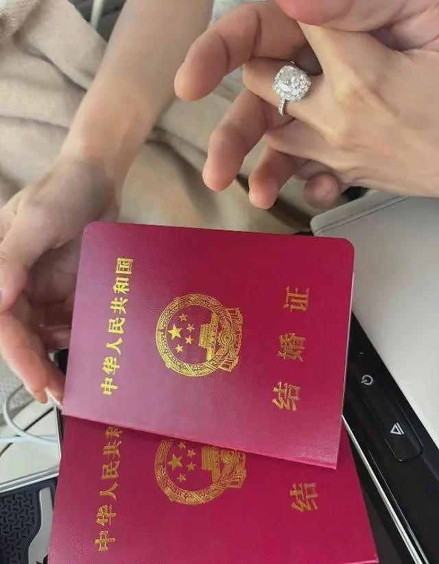 汪小菲马筱梅陪完大S儿女回京，女方挺孕肚步履蹒跚，回看二人恋爱时间线（组图） - 6