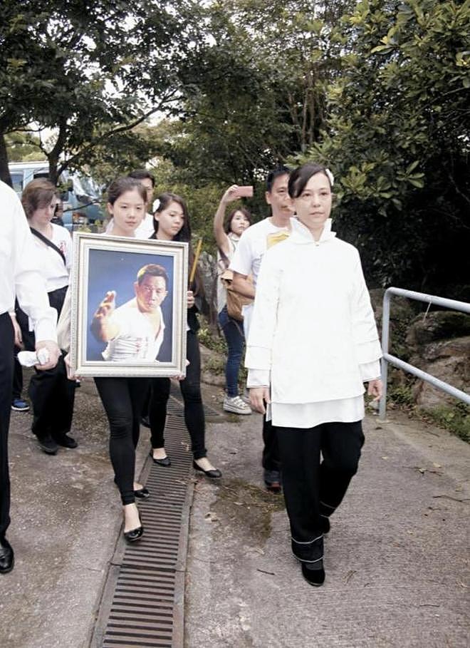 刘家良骨灰被盗，遗孀宣布以1500万出售龛位，骨灰撒掉不再保留（组图） - 5
