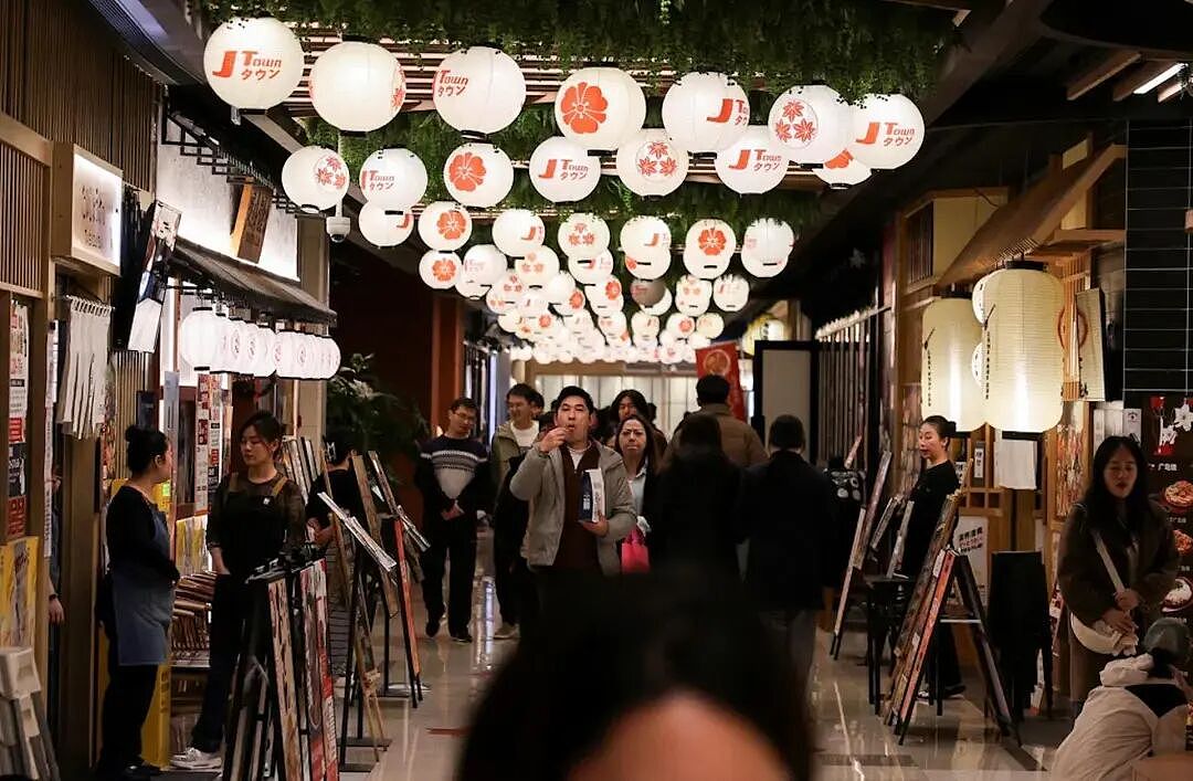 高市越过红线后,中日交流全线叫停(组图) - 9