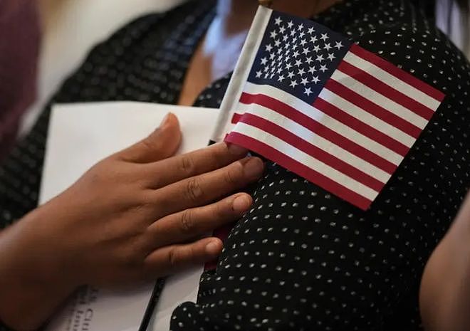 入籍十多年又被吊销,司法部:骗福利还想当美国人(图) - 2