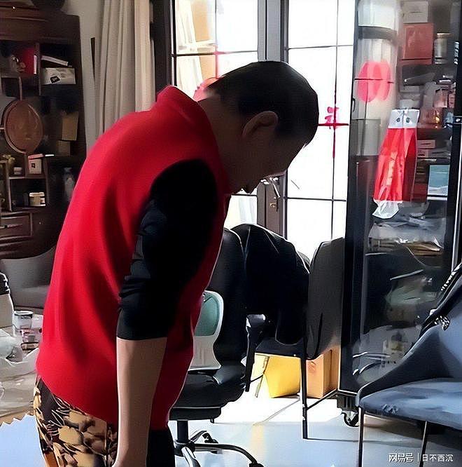 79岁侯耀华晚年凄凉！独居北京无保姆照料，家里脏乱差环境寒酸（组图） - 5
