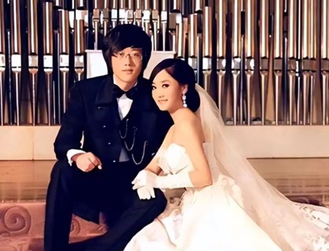 玲花带总裁老公回老家,俩人很有夫妻相,女儿露面一家三口很幸福(组图) - 2