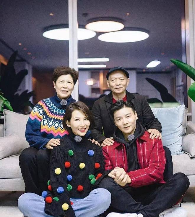 落地凤凰不如鸡？52岁蔡少芬为钱奔波瘦脱相，被王晶嘲讽不上进（组图） - 27