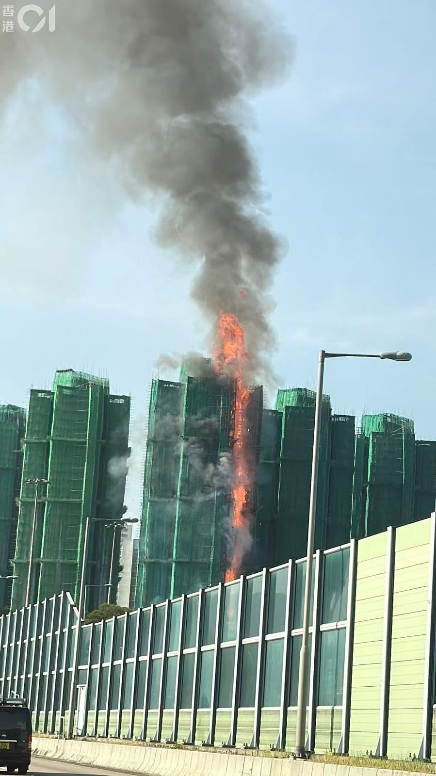 至少160死，仍有6人失联！港府成立独立委员会，认尸流程被曝混乱不堪（视频/组图） - 105