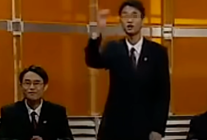 唏嘘!武大国辩男神,成了人人喊打的贪腐典型!从追捧到群嘲,“屠龙少年终成恶龙”(组图) - 5