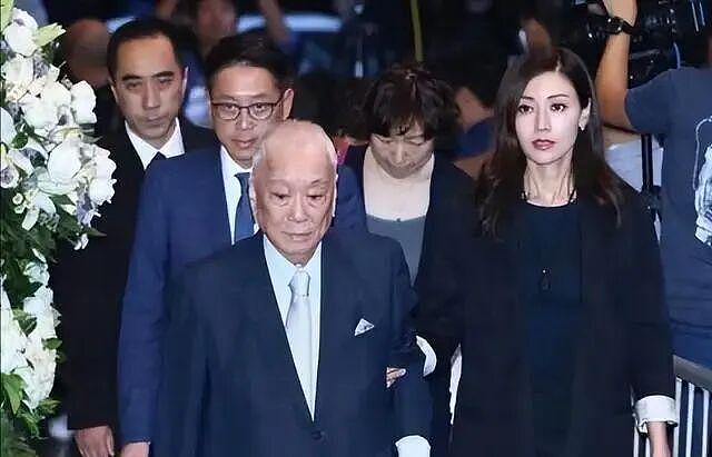 李嘉欣嫁豪门17年秀恩爱，老公熬成老头！每月200万“豪门低保”（组图） - 7