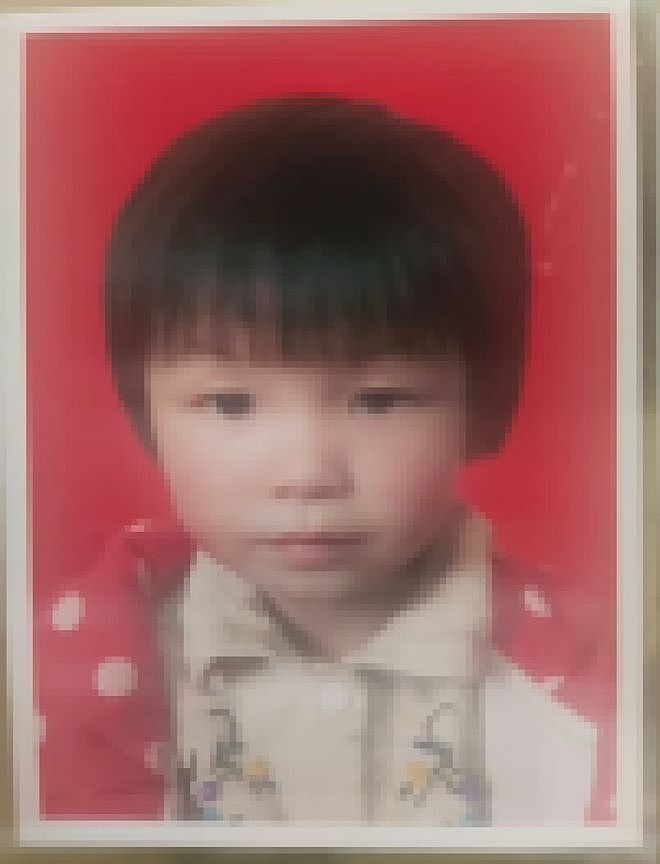 8岁失联女孩遇难，走失前被奶奶用绳子绑电动车上（组图） - 4