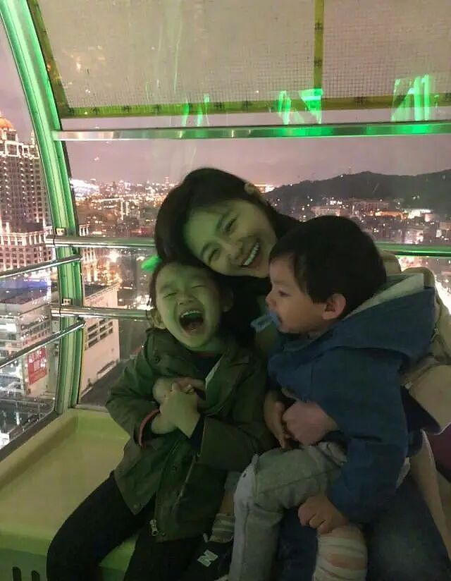 吴佩慈晒大S生前朋友圈，背景图和微信头像都是儿女，签名一语成谶（组图） - 4