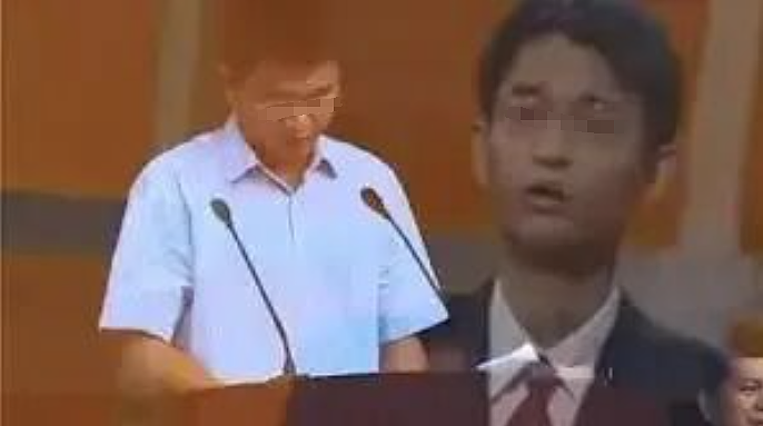 唏嘘!武大国辩男神,成了人人喊打的贪腐典型!从追捧到群嘲,“屠龙少年终成恶龙”(组图) - 10