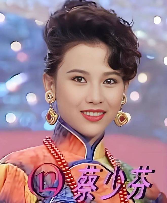 落地凤凰不如鸡？52岁蔡少芬为钱奔波瘦脱相，被王晶嘲讽不上进（组图） - 7