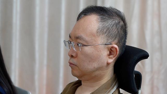 蔡磊今年首次直播：与疾病的战斗从未有一刻停歇（组图） - 2