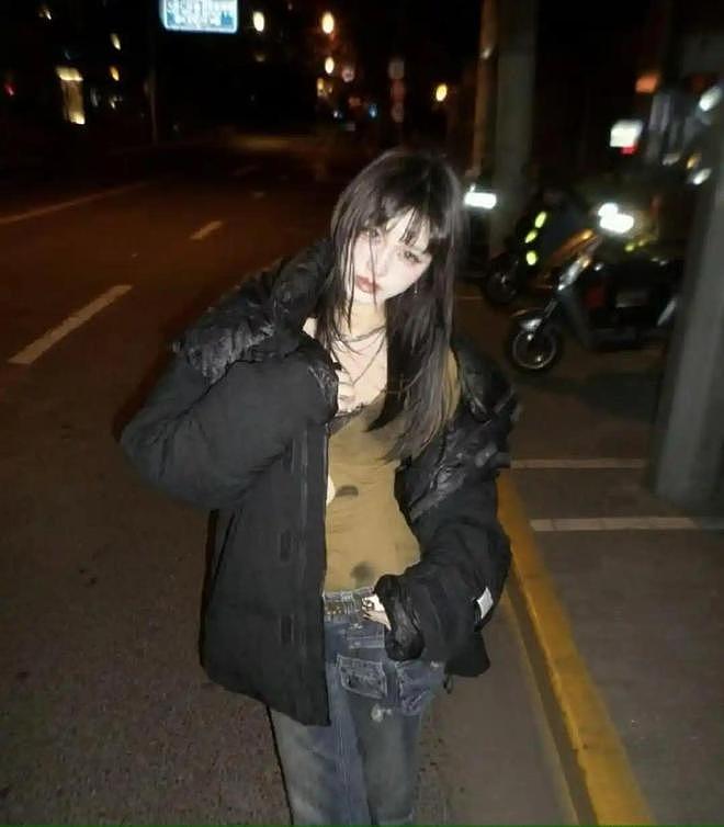 汪峰大女儿疑似恋爱,晒与男生搂腰合照,离开章子怡后变化好大(组图) - 7