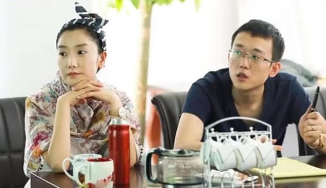 玲花带总裁老公回老家,俩人很有夫妻相,女儿露面一家三口很幸福(组图) - 4