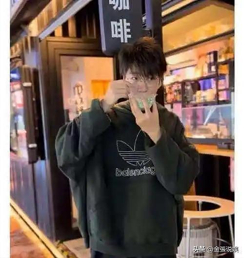 张亮儿子疑出事，被曝与女同学恋爱闹出怀孕，15岁早恋后送出国（组图） - 37
