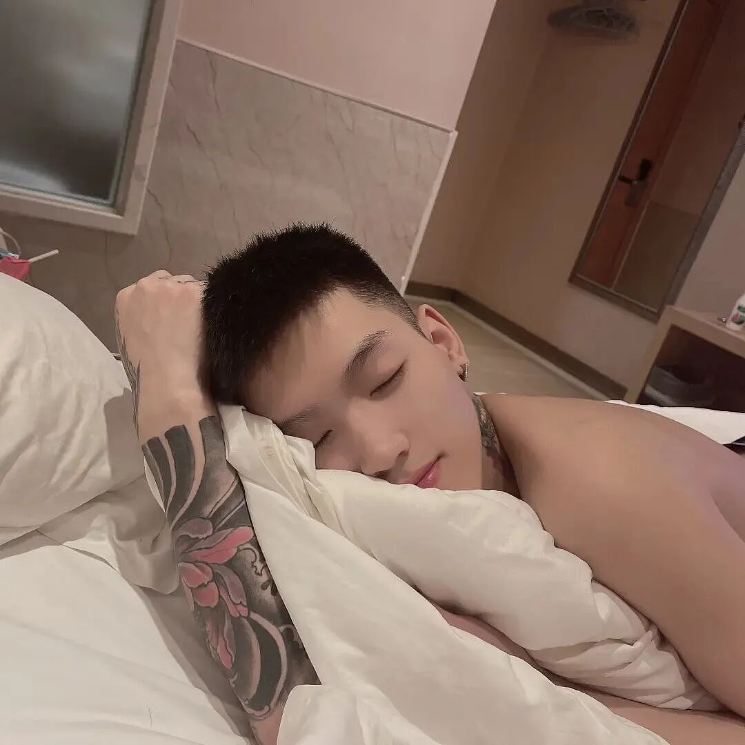 【帅哥】谁家的可爱尤物,极品细狗小鲜肉,这不就是小说里的Omega吗(组图) - 26