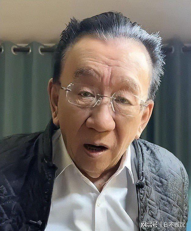 79岁侯耀华晚年凄凉！独居北京无保姆照料，家里脏乱差环境寒酸（组图） - 12