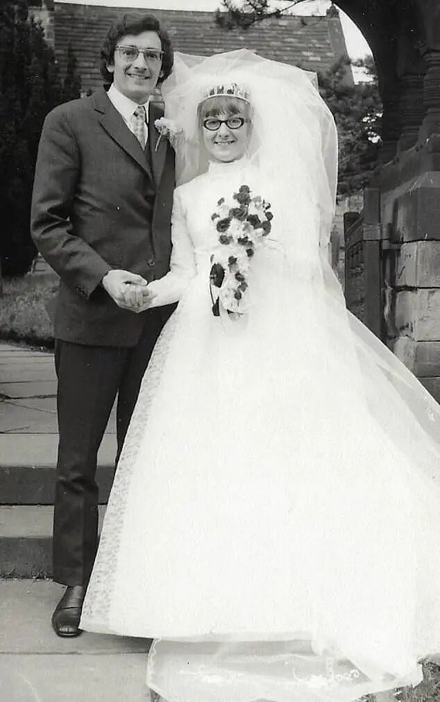 丈夫不堪癌症痛苦折磨，结婚52年的妻子不愿独活，双双跳崖自杀...网友：安乐死真的需要（组图） - 4