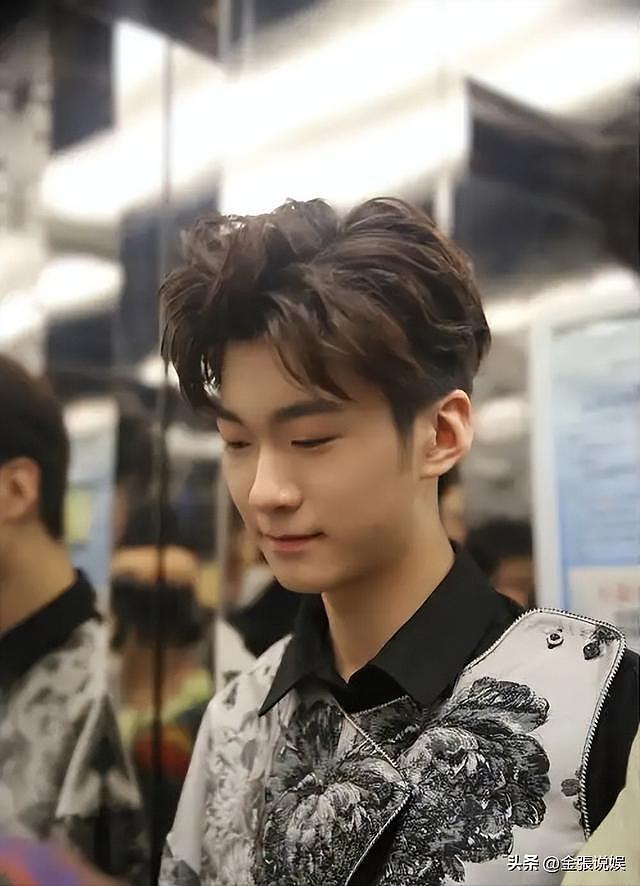 张亮儿子疑出事，被曝与女同学恋爱闹出怀孕，15岁早恋后送出国（组图） - 22