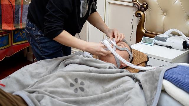 蔡磊今年首次直播：与疾病的战斗从未有一刻停歇（组图） - 3