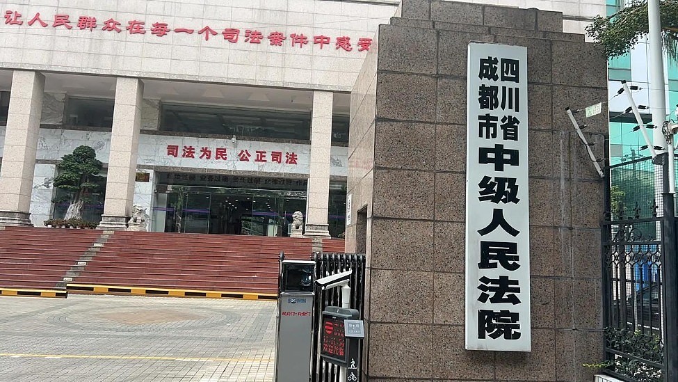 女子家门口遇害，家属能向物业追责吗？（图） - 1