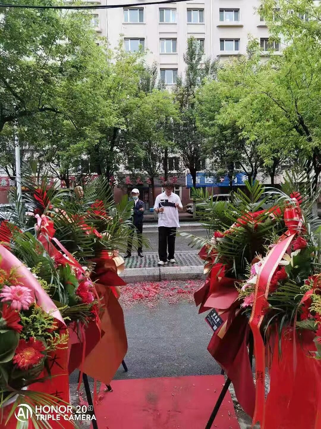 鹤岗“房产一哥”，转行擦边背后（组图） - 13