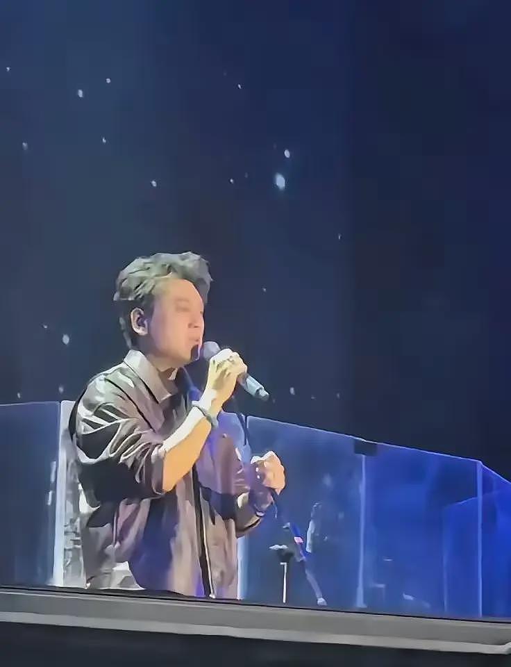 离开F4的朱孝天闹了笑话，演唱会门票从600降到50，硬塞给外卖员（组图） - 2