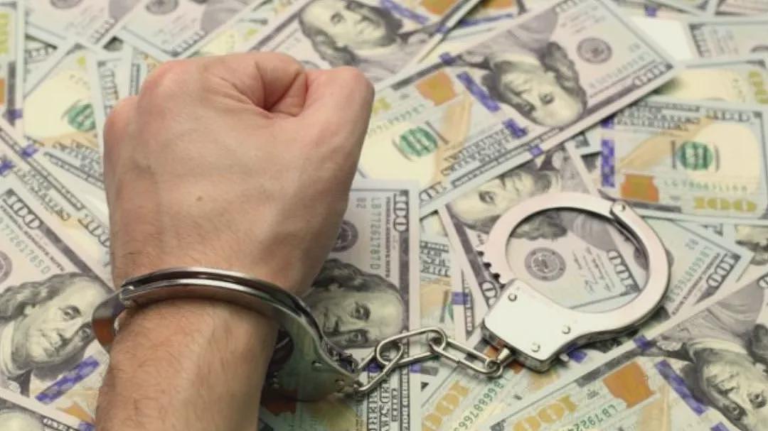 加拿大华裔女调酒师被判18个月!竟帮卧底警察洗钱50万…(组图) - 8
