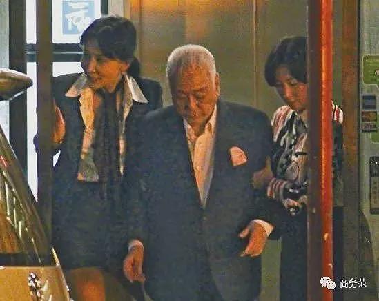 李嘉欣嫁豪门17年秀恩爱，老公熬成老头！每月200万“豪门低保”（组图） - 50