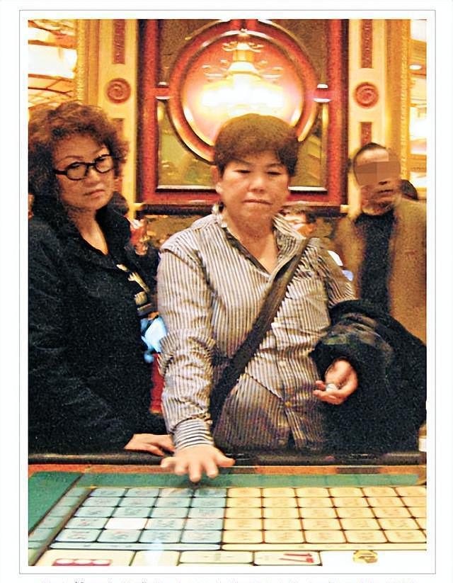 落地凤凰不如鸡？52岁蔡少芬为钱奔波瘦脱相，被王晶嘲讽不上进（组图） - 6