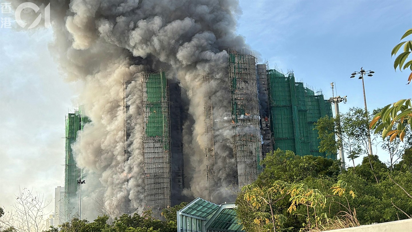 至少160死，仍有6人失联！港府成立独立委员会，认尸流程被曝混乱不堪（视频/组图） - 102