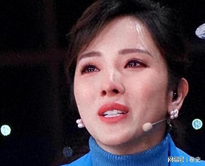 狐狸尾巴藏不住?李思思离开央视原因曝光,原来“野心”不止于此(组图) - 1