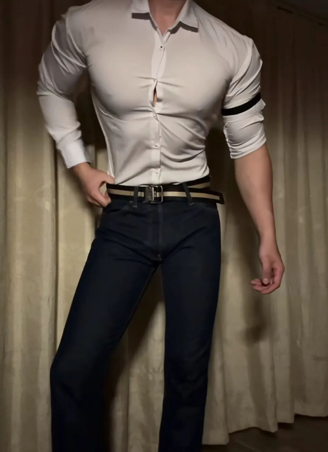【帅哥】肌肉硬汉男妈妈，打桩超持久？硕大胸肌女生看了都自卑...（组图） - 1
