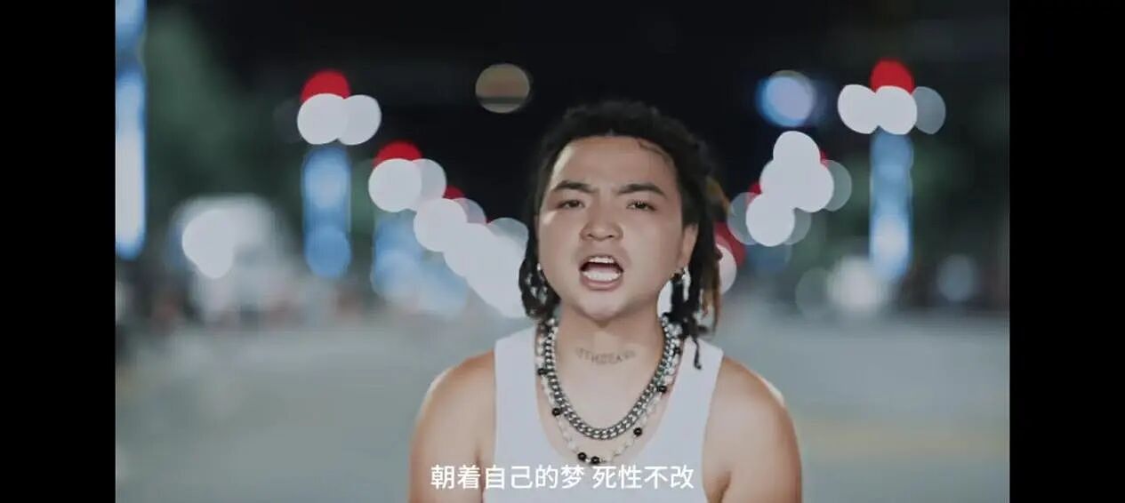 【情感】云南一个妈养出全网爆火五兄弟，下播就干农活烤洋芋，他们的故事狠狠治愈了我（组图） - 13