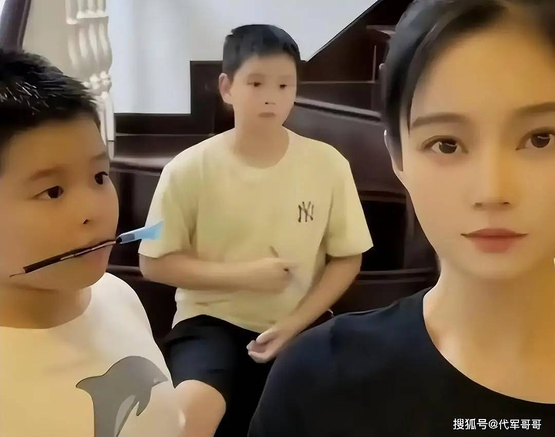 她因丈夫长得太帅倒追5年，生下双胞胎，如今怎样？（组图） - 12