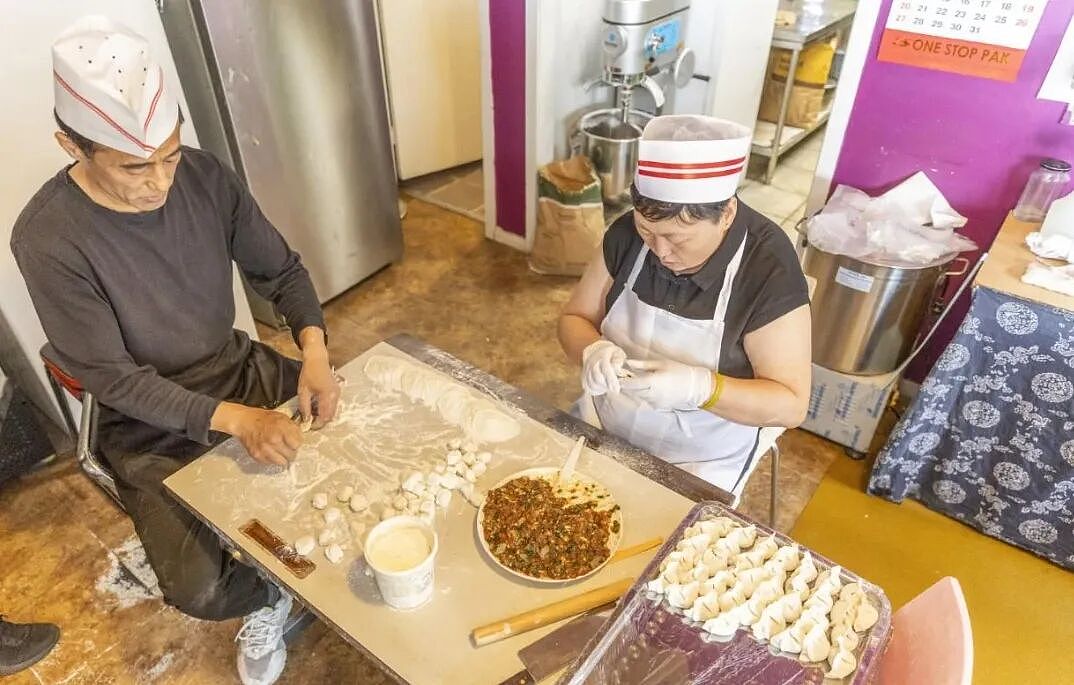 一周包30万只！这一中国美食占领新西兰，华人工厂悄悄做大（组图） - 12