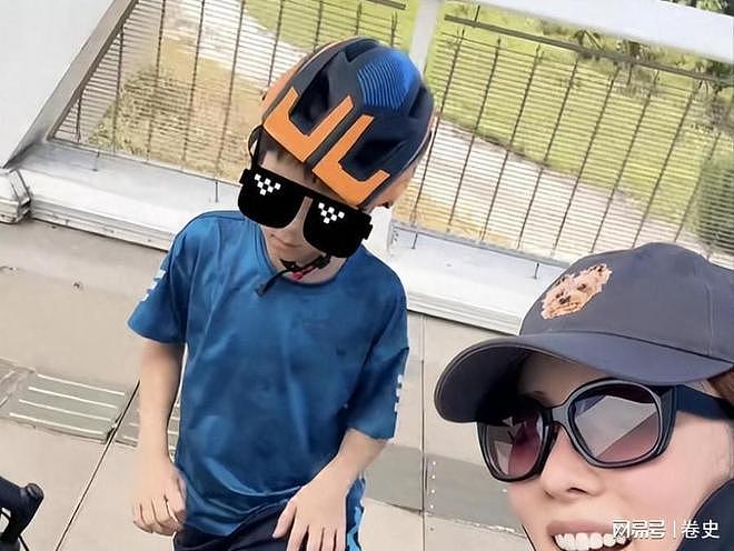 狐狸尾巴藏不住?李思思离开央视原因曝光,原来“野心”不止于此(组图) - 15