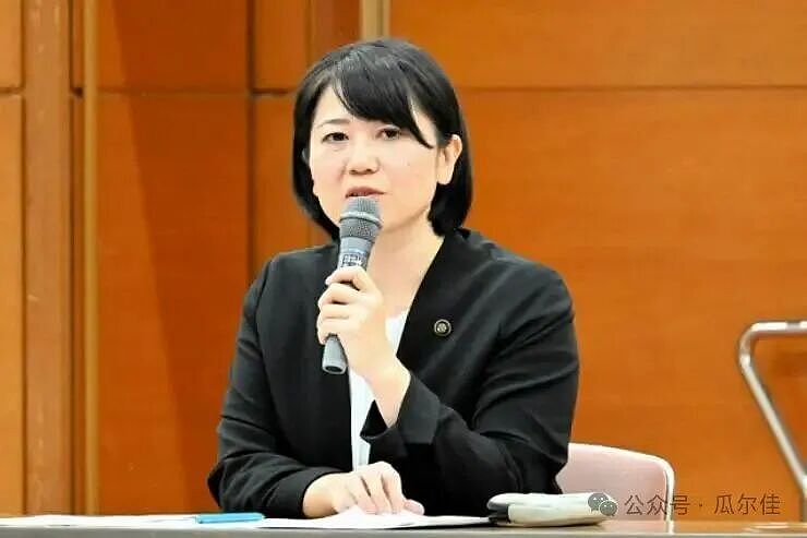 日本42岁女市长与已婚男下属多次开房后提出辞职,自称“只是在酒店谈工作,房费由她承担”(组图) - 1