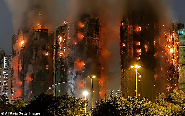 惨烈!香港大埔罕见五级大火,多幢大厦陷火海:至少36人遇难、279人失联(组图) - 3