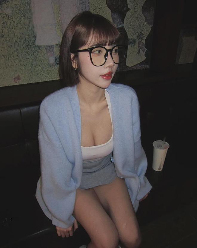 【美女】她号称台湾“赤木晴子”，凹凸有致，美艳动人，这身材简直绝了！（组图） - 12