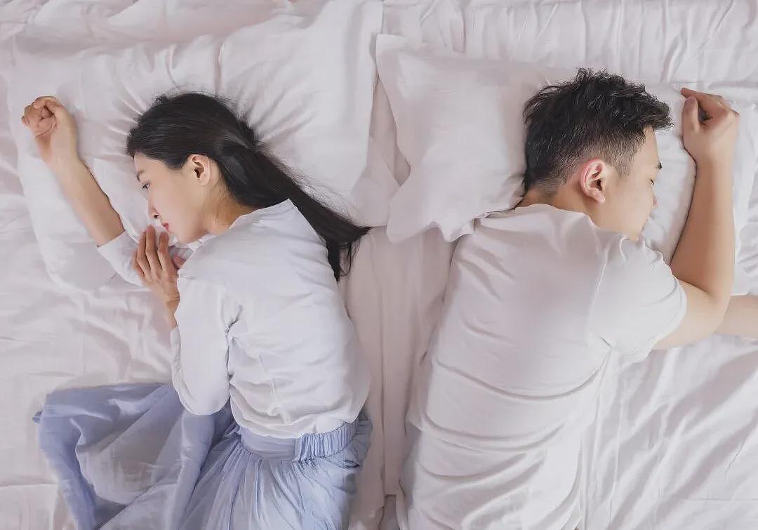 婚前同居等同家人？男女网友这次竟然都炸了（组图） - 2