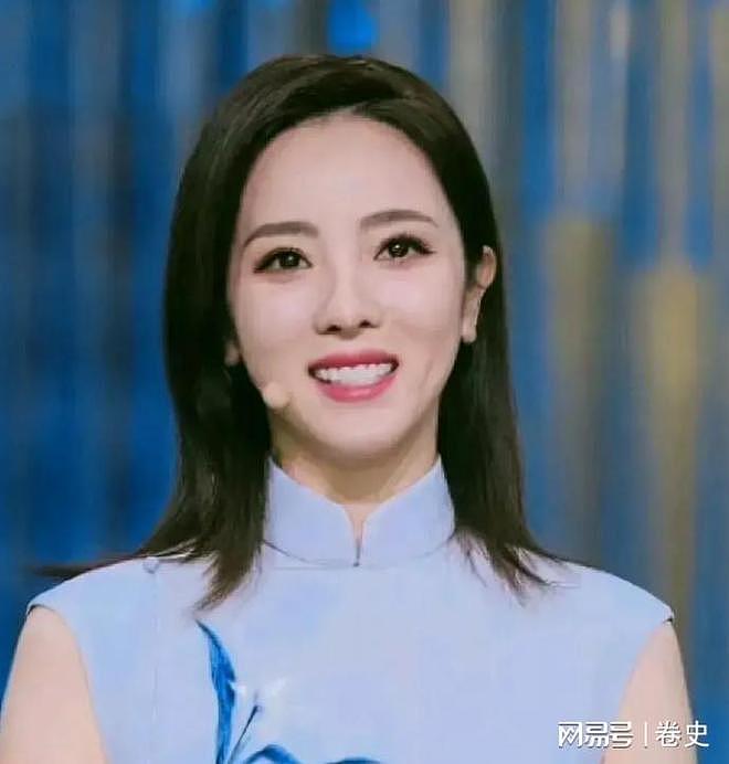 狐狸尾巴藏不住?李思思离开央视原因曝光,原来“野心”不止于此(组图) - 3