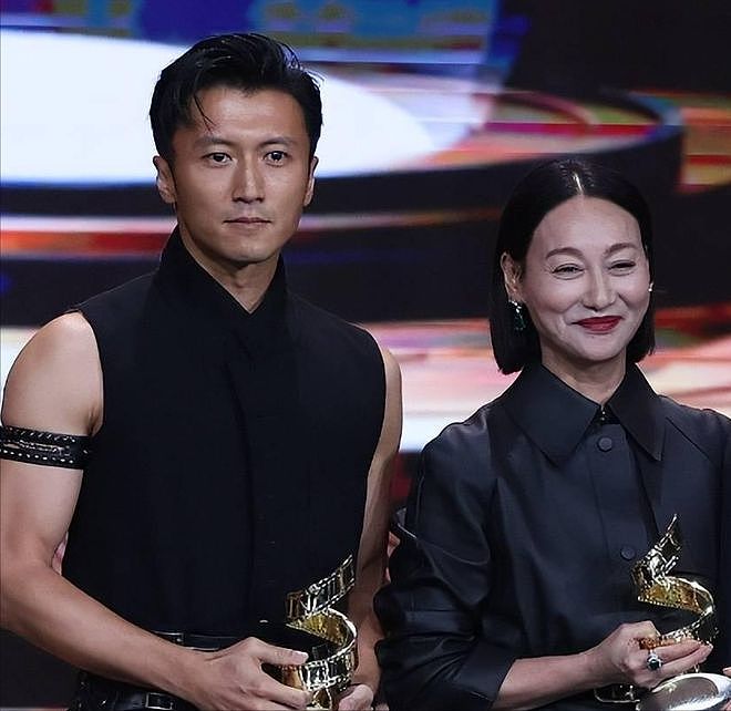 众星发文为香港火灾祈福，数位明星延迟官宣，多个文娱活动被取消（组图） - 3