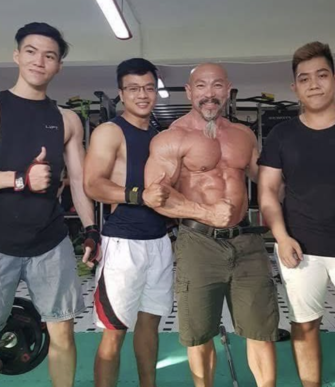 【帅哥】61岁拥有25岁身体，还能健身房撩妹？他活成了所有男人想要的样子（组图） - 6