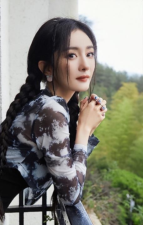 杨幂提名金莲花奖不到48小时，令人担心的事发生了，赵丽颖遭殃（组图） - 4