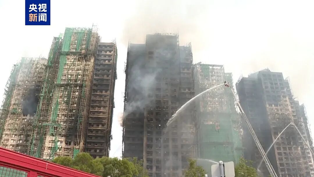 每户1万港元，李家超宣布派发应急补助金！宏福苑维修费每户超16万港元，廉署开查是否涉贪污（组图） - 1